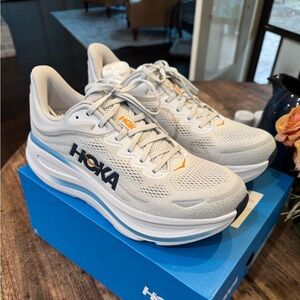 ✨ BRAND NEW ✨ Men’s HOKA Bondi 9 - Stardust/cosmic gray, size 12